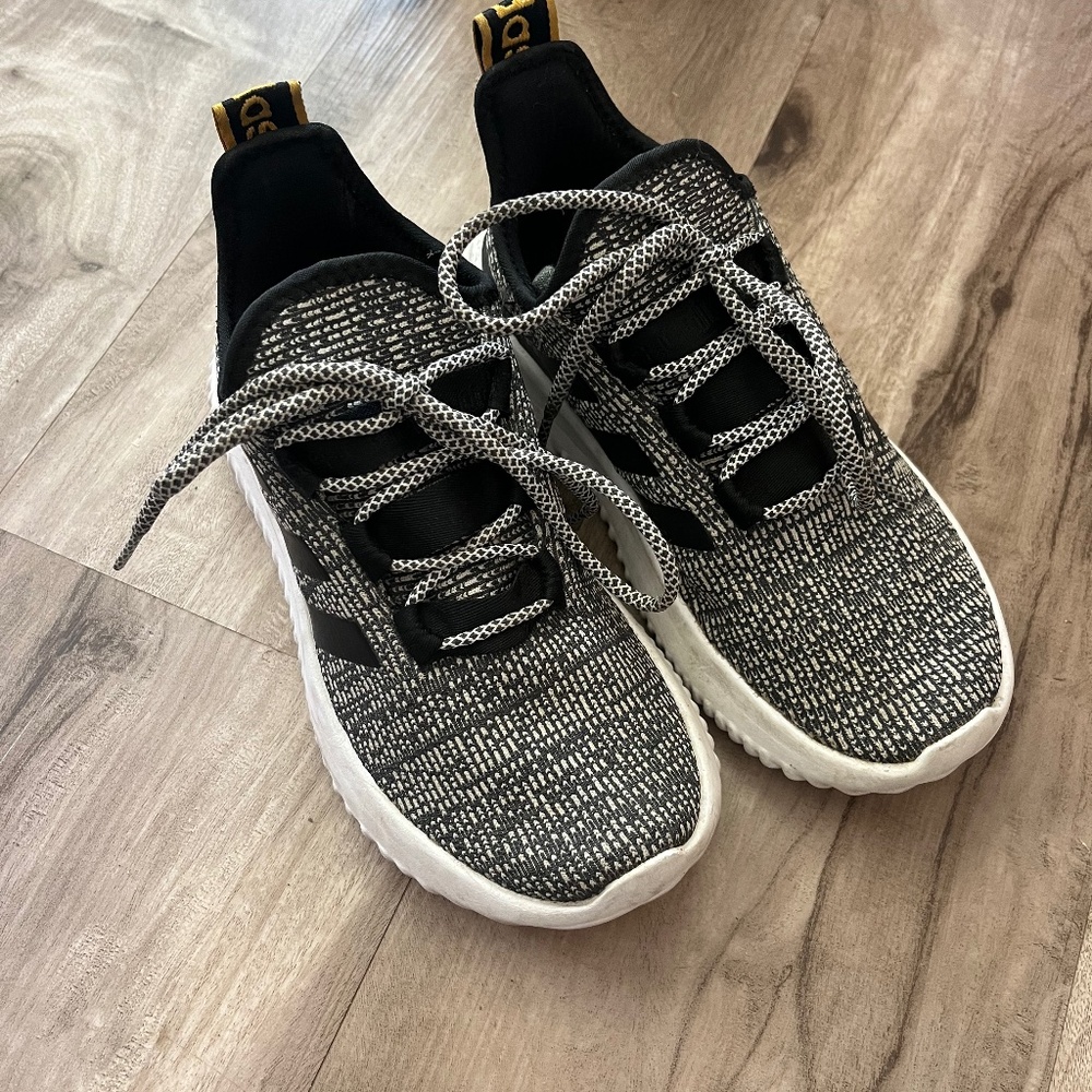 Boys Size 3 Adidas Cloudfoam Shoes